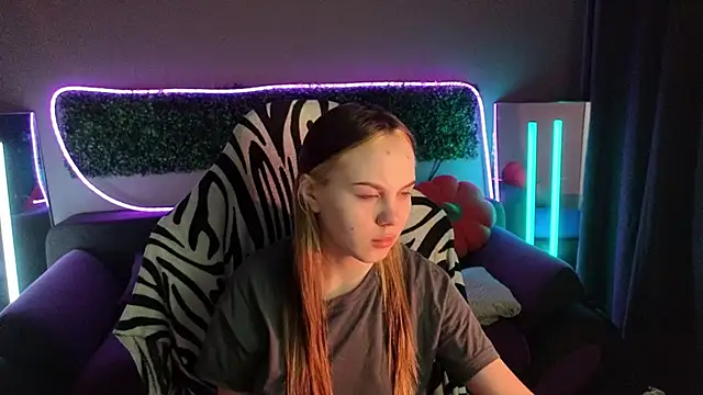 Snapshot of Dyna_bae chatting on November 14, 2025, 2:15 am Dyna bae online show from November 14, 2025, 2:15 am