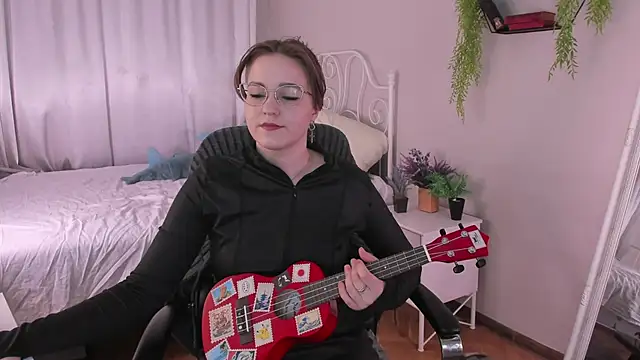 Snapshot of Rada_Woods chatting on March 19, 2025, 1:32 am Rada Woods online show from March 19, 2025, 1:32 am