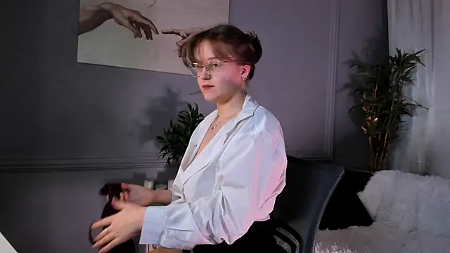 Snapshot of Rada_Woods chatting on March 7, 2025, 11:49 pm Rada Woods online show from March 7, 2025, 11:49 pm