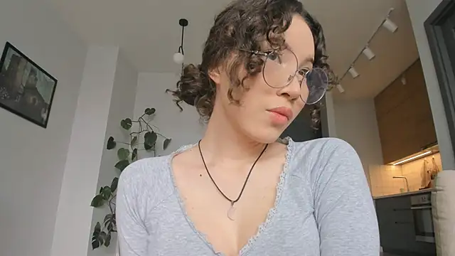 Snapshot of mey_baee chatting on February 26, 2026, 8:58 am mey baee online show from February 26, 2026, 8:58 am