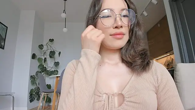 Snapshot of mey_baee chatting on April 6, 2026, 9:54 am mey baee online show from April 6, 2026, 9:54 am