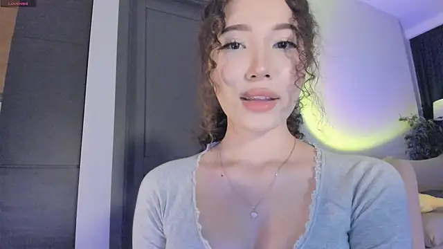 Snapshot of mey_baee chatting on December 21, 2025, 6:20 pm mey baee online show from December 21, 2025, 6:20 pm