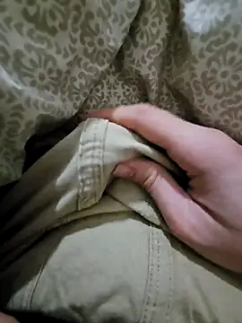 Snapshot of skiciyunis chatting on December 2, 2025, 6:53 pm skiciyunis online show from December 2, 2025, 6:53 pm