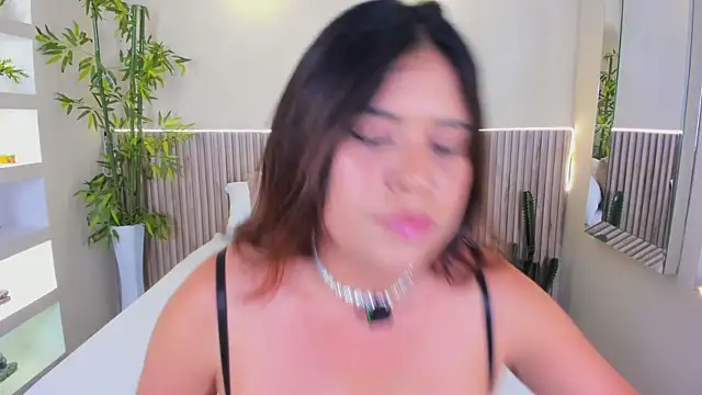 GeorginaReyes online show from April 29, 2026, 8:37 pm
