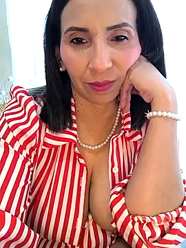 Mrsvictoriaaa online show from November 28, 2025, 8:09 pm