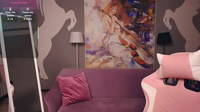 Snapshot of FloraBonde chatting on November 16, 2025, 8:30 am FloraBonde online show from November 16, 2025, 8:30 am