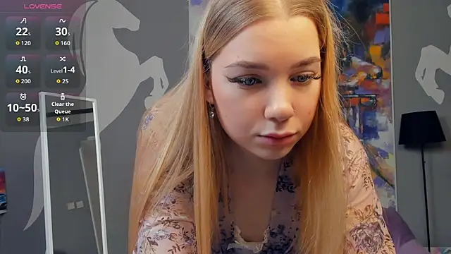 Snapshot of FloraBonde chatting on October 12, 2025, 11:55 am FloraBonde online show from October 12, 2025, 11:55 am