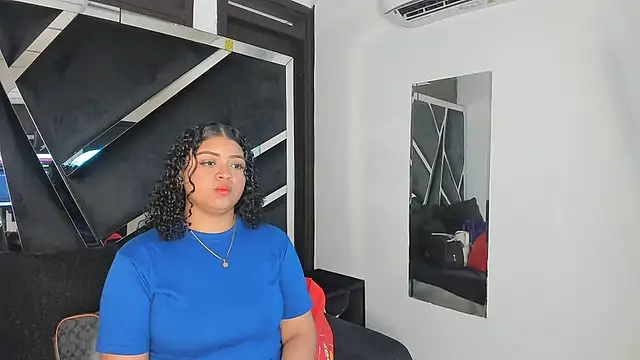 Snapshot of Rubyxht chatting on October 15, 2025, 12:35 pm Rubyxht online show from October 15, 2025, 12:35 pm