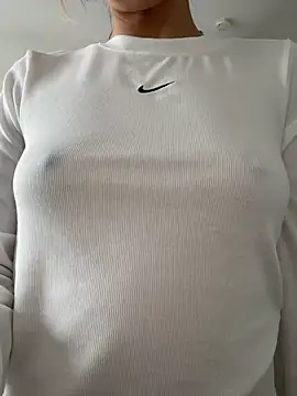 Snapshot of skybeatrice7 chatting on November 23, 2025, 7:24 pm skybeatrice7 online show from November 23, 2025, 7:24 pm