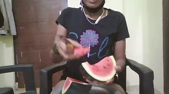 Snapshot of cutee_telugu chatting on March 18, 2025, 5:23 pm cutee telugu online show from March 18, 2025, 5:23 pm