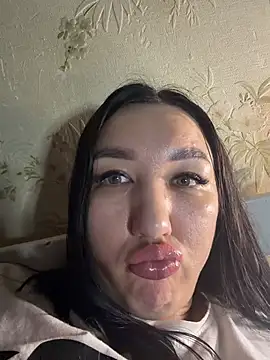 Snapshot of Naughtbaby_2025 chatting on June 25, 2026, 5:12 am Naughtbaby 2025 online show from June 25, 2026, 5:12 am