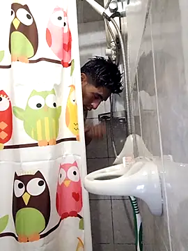 LeonRoots online show from October 23, 2025, 2:43 am