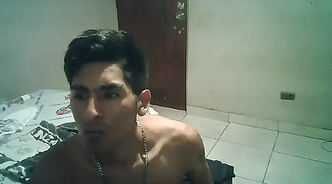 Snapshot of LeonRoots chatting on February 16, 2025, 8:54 am LeonRoots online show from February 16, 2025, 8:54 am