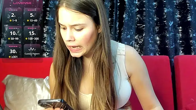 Snapshot of Siena_Amaris chatting on November 18, 2025, 9:12 am Siena Amaris online show from November 18, 2025, 9:12 am