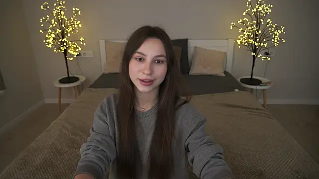 PaigePrado online show from October 7, 2025, 1:12 pm