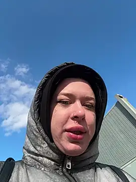 AlishaPrettyBlade online show from February 12, 2026, 5:40 am