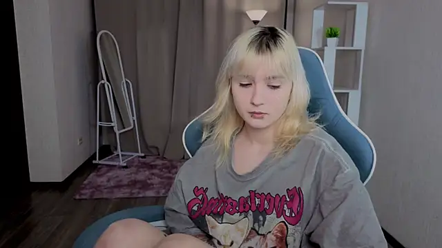 Nasy online show from November 29, 2025, 6:41 pm