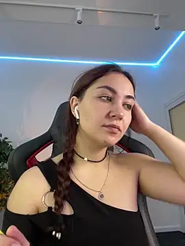 Snapshot of AshleySkott_ chatting on October 12, 2025, 9:10 am AshleySkott online show from October 12, 2025, 9:10 am