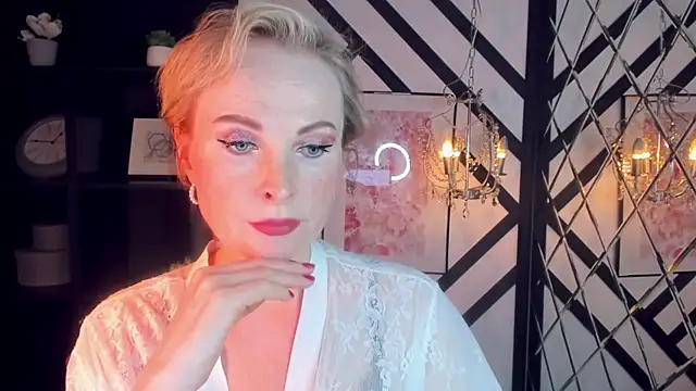 Snapshot of Sandra_Kind chatting on February 24, 2025, 5:43 am Sandra Kind online show from February 24, 2025, 5:43 am