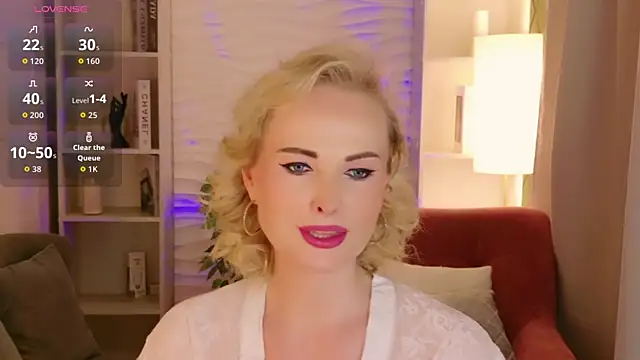 Snapshot of Sandra_Kind chatting on May 12, 2026, 5:37 am Sandra Kind online show from May 12, 2026, 5:37 am