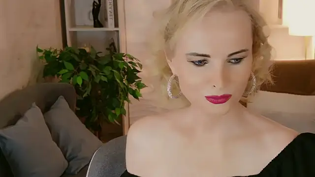 Snapshot of Sandra_Kind chatting on May 10, 2026, 5:33 am Sandra Kind online show from May 10, 2026, 5:33 am