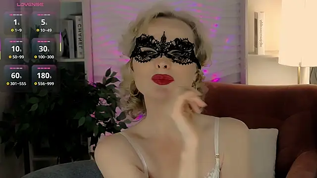 Snapshot of Sandra_Kind chatting on October 21, 2025, 6:02 am Sandra Kind online show from October 21, 2025, 6:02 am