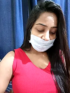 COZY ROZI online show from February 18, 2025, 4:14 pm