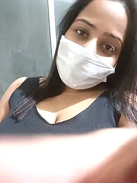 Snapshot of COZY_ROZI chatting on November 14, 2025, 5:05 pm COZY ROZI online show from November 14, 2025, 5:05 pm