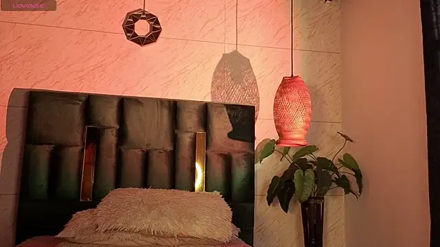 Snapshot of Susana_Williamss chatting on March 19, 2026, 8:42 pm Susana Williamss online show from March 19, 2026, 8:42 pm