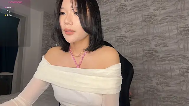 Asian Vi online show from May 11, 2026, 8:39 pm