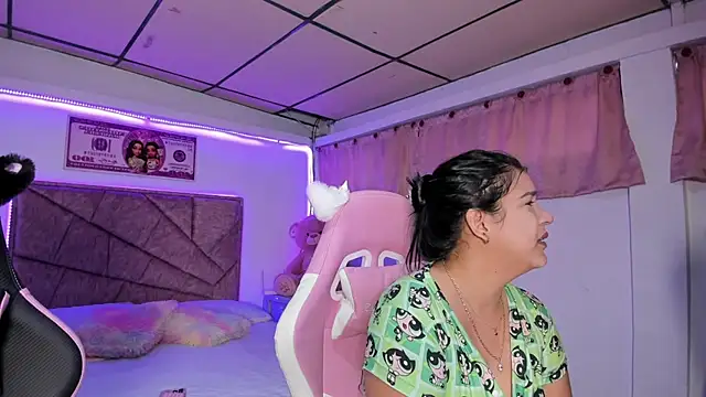 Snapshot of Cristal_Smith20 chatting on April 7, 2026, 12:07 pm Cristal Smith20 online show from April 7, 2026, 12:07 pm