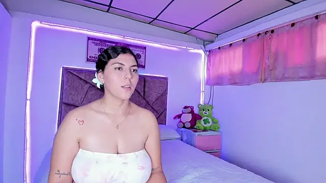 Snapshot of Cristal_Smith20 chatting on October 18, 2025, 2:52 pm Cristal Smith20 online show from October 18, 2025, 2:52 pm