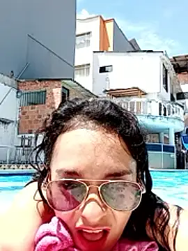 NatashaRex online show from April 21, 2026, 3:29 pm