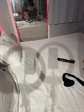 Snapshot of segb chatting on December 4, 2025, 3:44 pm segb online show from December 4, 2025, 3:44 pm