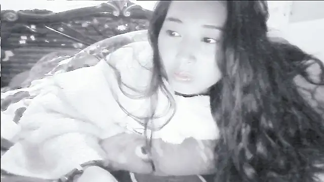 Snapshot of hebe-02 chatting on March 21, 2025, 3:35 pm hebe-02 online show from March 21, 2025, 3:35 pm