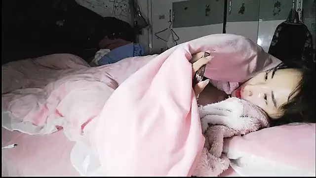 Snapshot of hebe-02 chatting on November 10, 2025, 3:06 pm hebe-02 online show from November 10, 2025, 3:06 pm