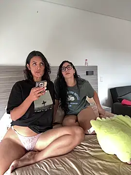 Snapshot of Alice_surprise chatting on July 1, 2026, 7:03 pm Alice surprise online show from July 1, 2026, 7:03 pm