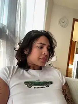 Snapshot of Alice_surprise chatting on June 19, 2026, 8:09 am Alice surprise online show from June 19, 2026, 8:09 am
