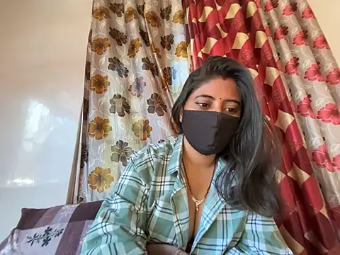 Snapshot of okbent chatting on November 3, 2025, 7:24 am okbent online show from November 3, 2025, 7:24 am