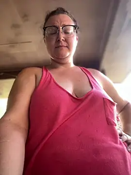 Snapshot of HTXBELLE chatting on June 12, 2026, 1:53 pm HTXBELLE online show from June 12, 2026, 1:53 pm