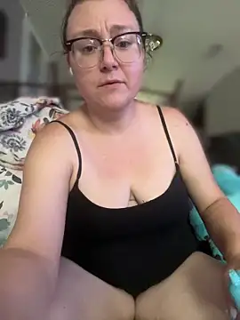 Snapshot of HTXBELLE chatting on May 10, 2026, 6:54 pm HTXBELLE online show from May 10, 2026, 6:54 pm