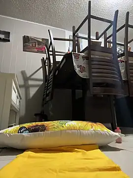 HTXBELLE online show from December 20, 2025, 1:41 am