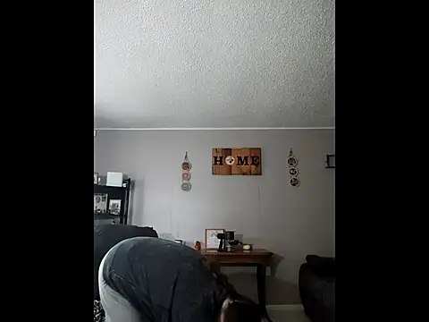 HTXBELLE online show from November 28, 2025, 10:21 pm