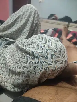 Snapshot of indian_couple4 chatting on December 14, 2025, 4:34 pm indian couple4 online show from December 14, 2025, 4:34 pm