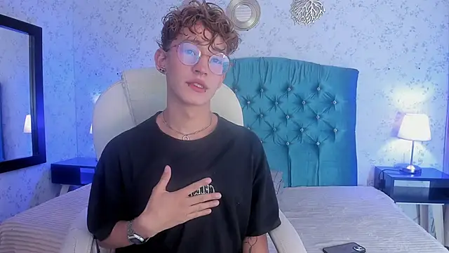 Snapshot of iiangel_ chatting on November 12, 2025, 4:38 am iiangel online show from November 12, 2025, 4:38 am