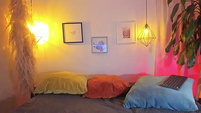 Snapshot of iiangel_ chatting on October 9, 2025, 3:51 am iiangel online show from October 9, 2025, 3:51 am