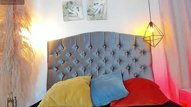 Snapshot of iiangel_ chatting on October 21, 2025, 3:17 am iiangel online show from October 21, 2025, 3:17 am