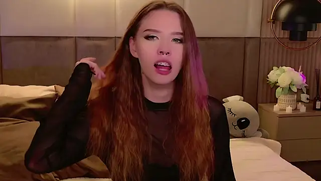 Snapshot of Sierra_Fane chatting on March 19, 2025, 2:48 am Sierra Fane online show from March 19, 2025, 2:48 am