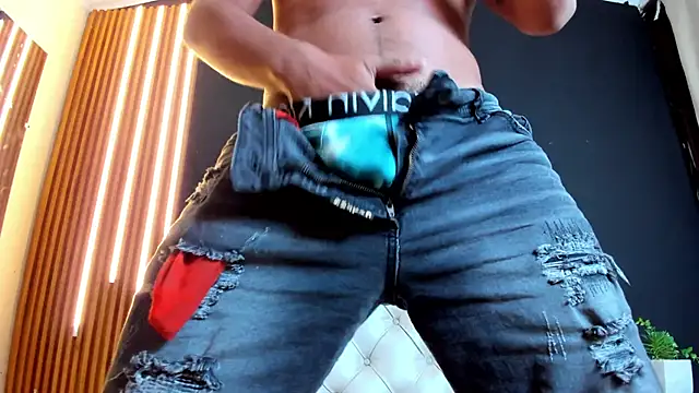 mike  cute online show from February 24, 2025, 1:21 pm