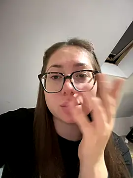 Snapshot of May_Alisa chatting on September 28, 2025, 6:59 pm May Alisa online show from September 28, 2025, 6:59 pm